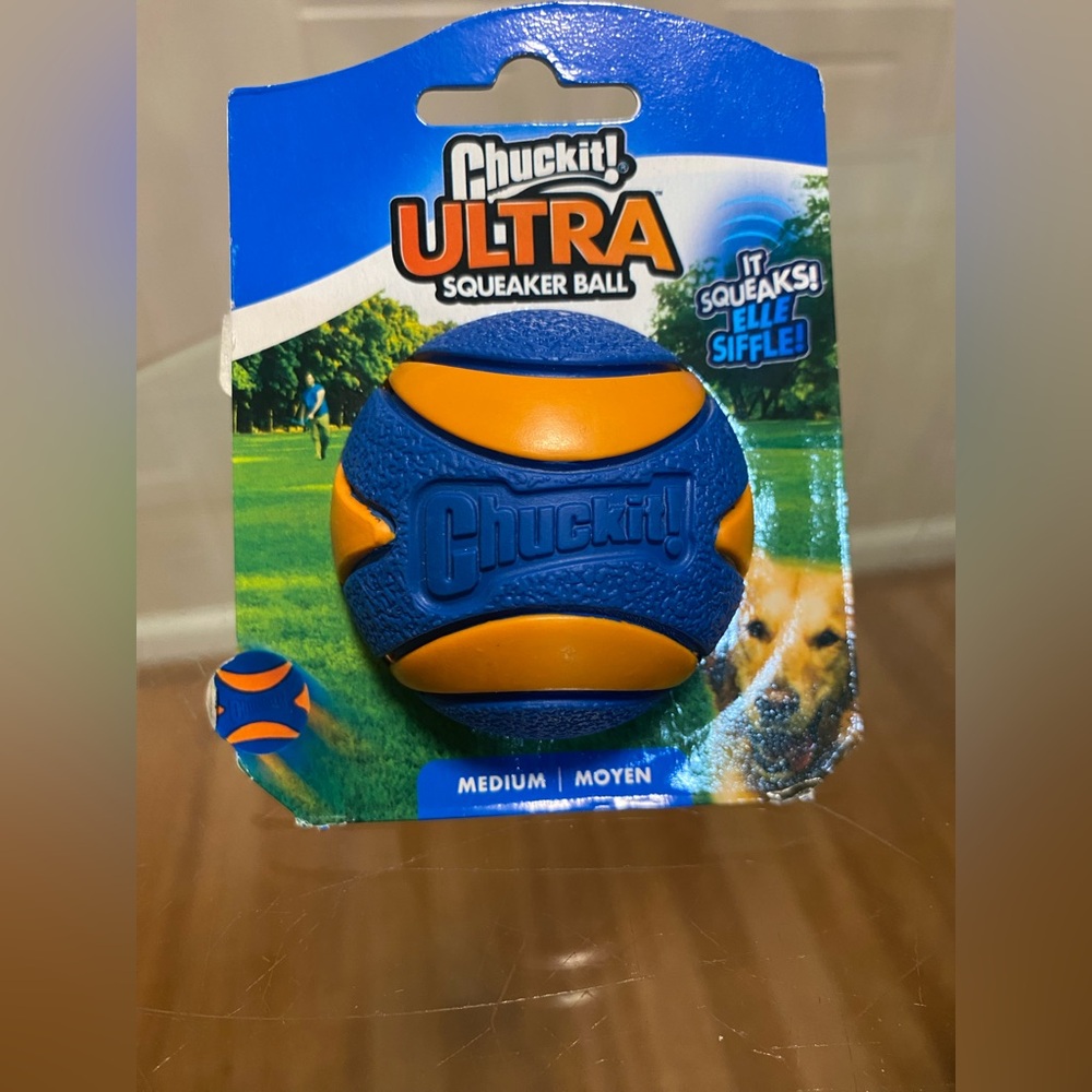 Chuckit! Ultra Squeaker Ball - Blue and Orange